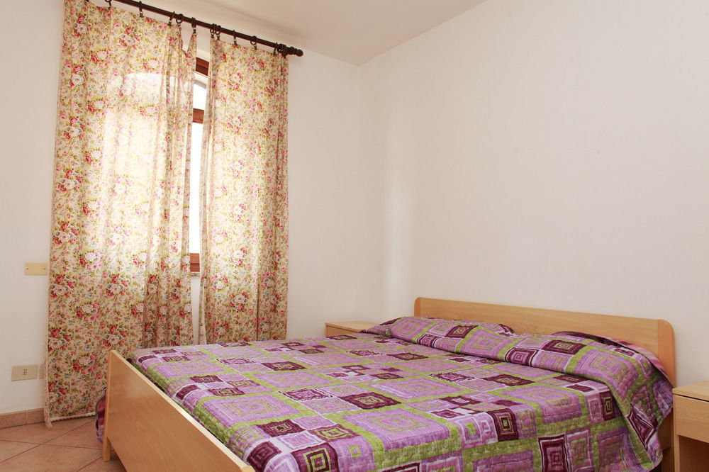 Appartamenti Ideal อิโซลา โรสซา ภายนอก รูปภาพ